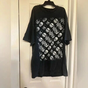 Skull t shirt size xl